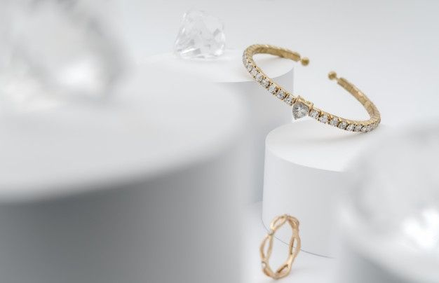 A guide to Clean Jewelry at Home