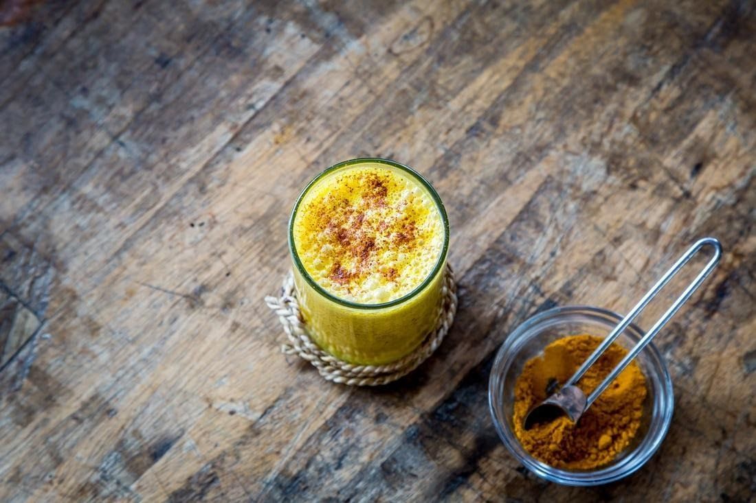 Reap The Benefits Of Turmeric And Milk For Skin WIth 3 DIY Face Pack